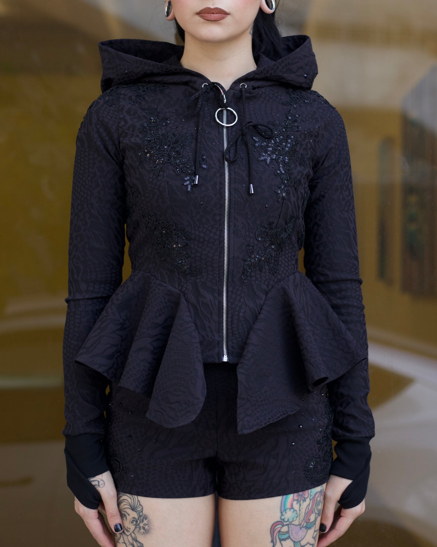 NIGHTROOT SHORTS - DARK BLOOM