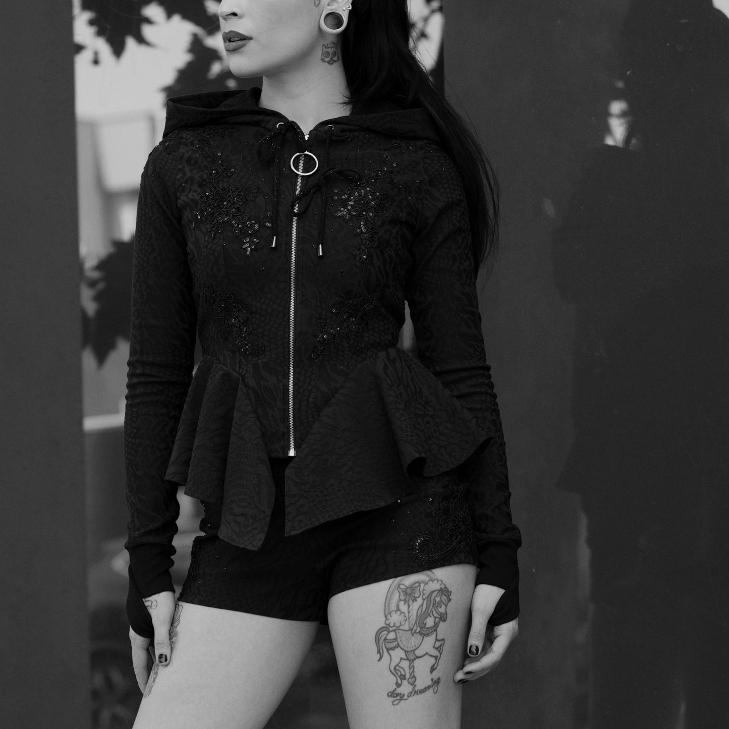 NIGHTROOT SHORTS - DARK BLOOM